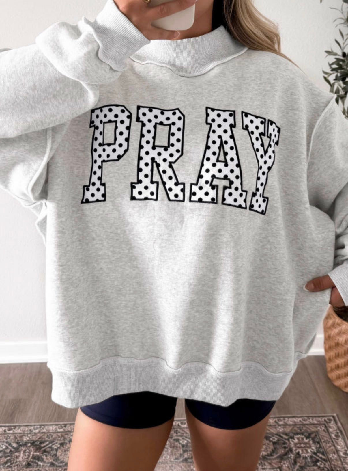 Pray Mocked neck