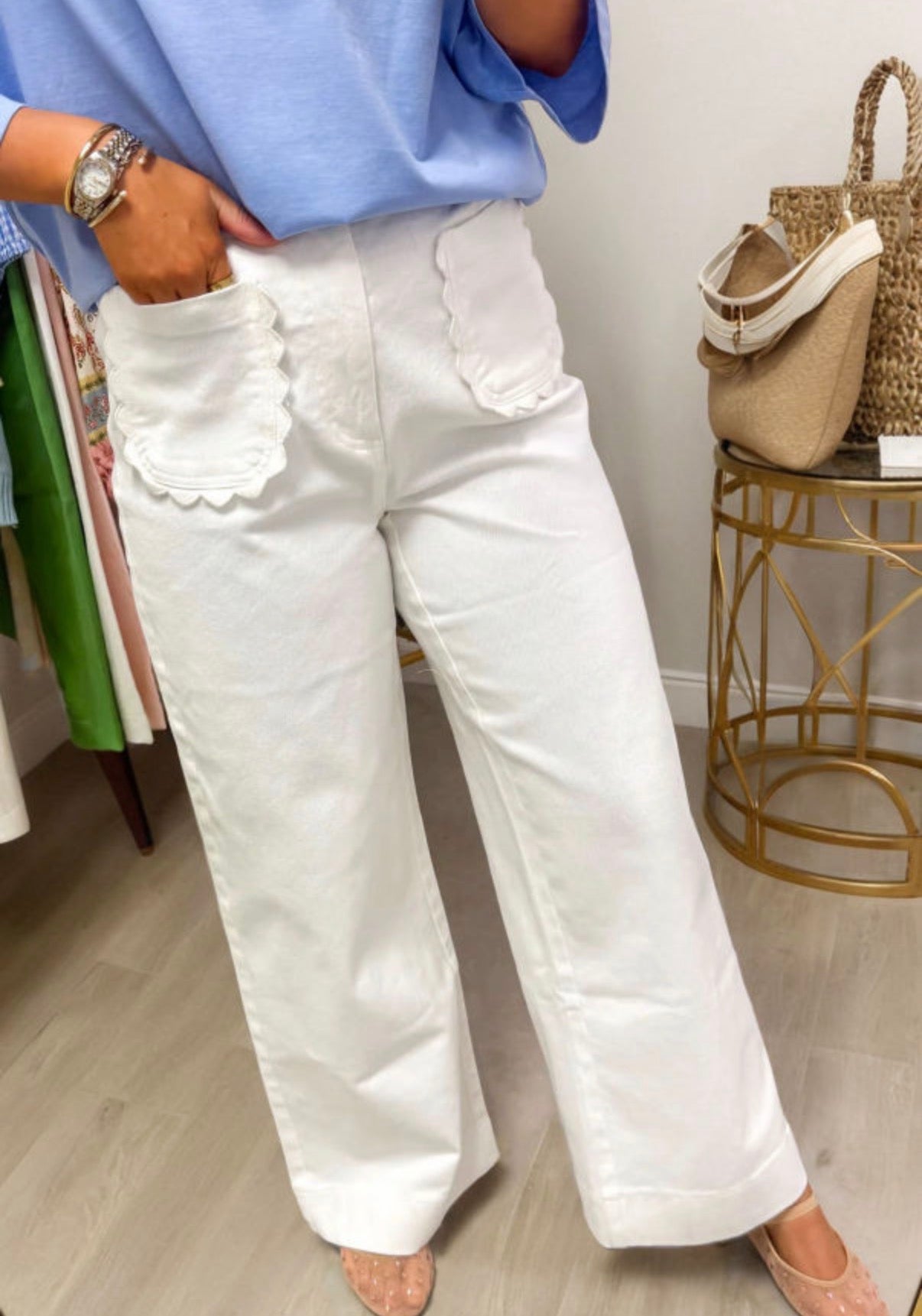 WHITE JEANS