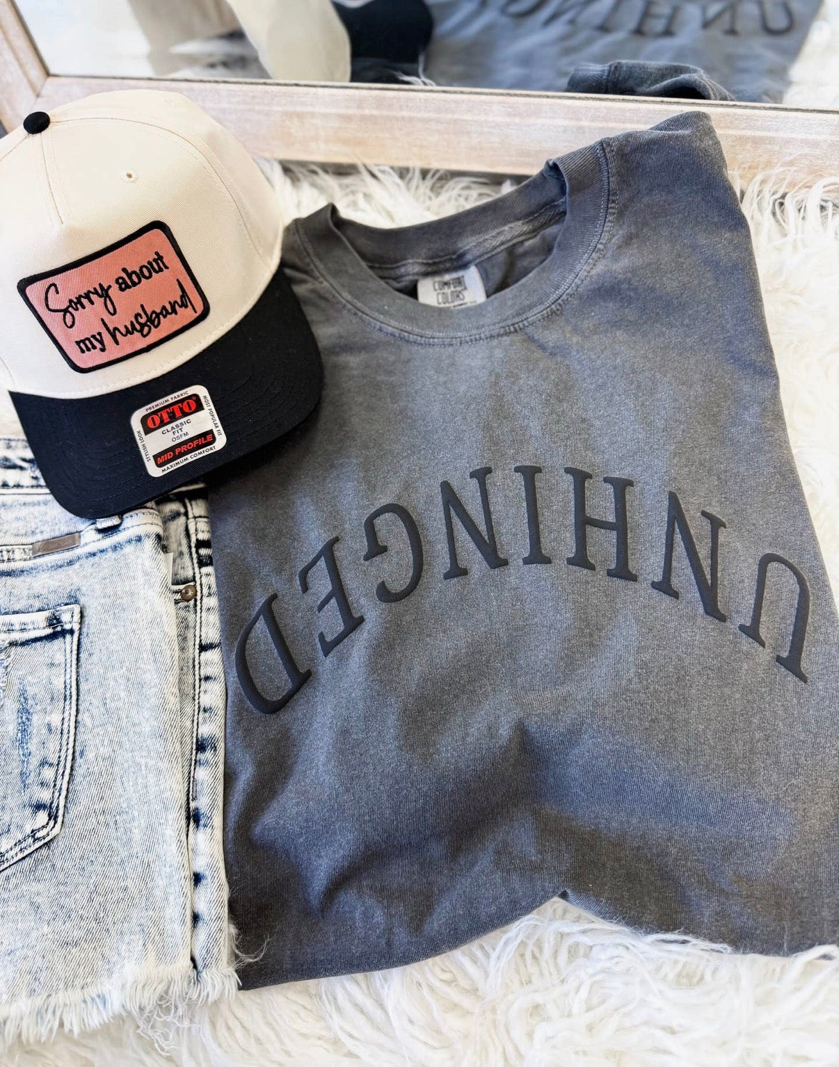 UNHINGED TEE